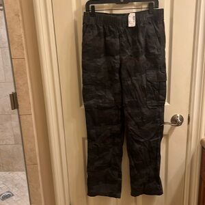 BNWT Night camo cargo pants size 16 husky